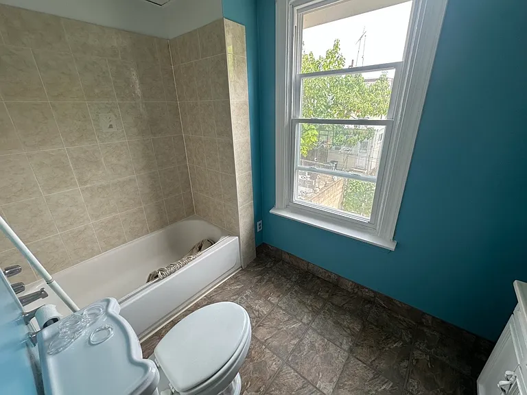 3185 Memphis St — Photo 2