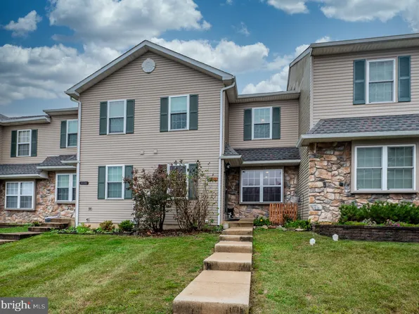 1224 Pin Oak Dr, Perkiomenville, PA 18074