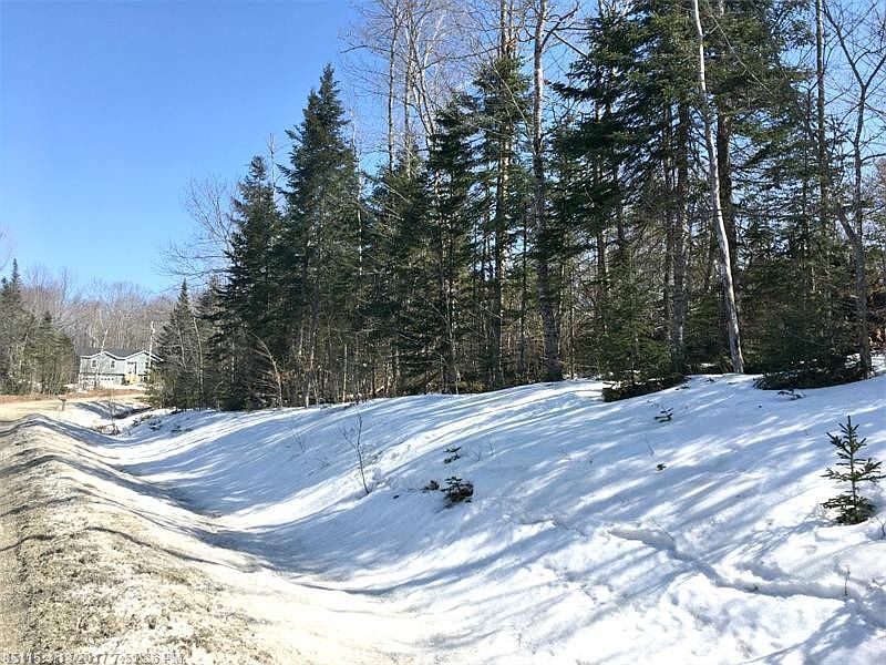 2nd image of 528 Woods Edge Rd