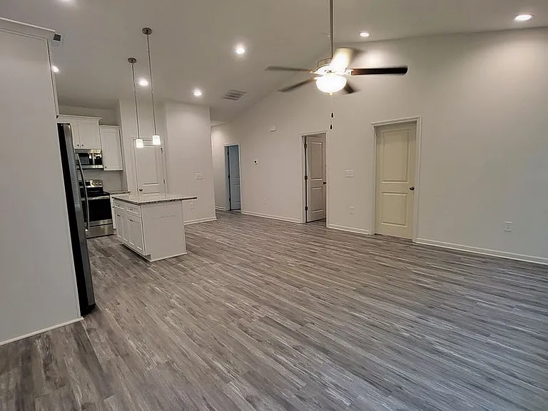 11810 Titan Ave — Photo 34