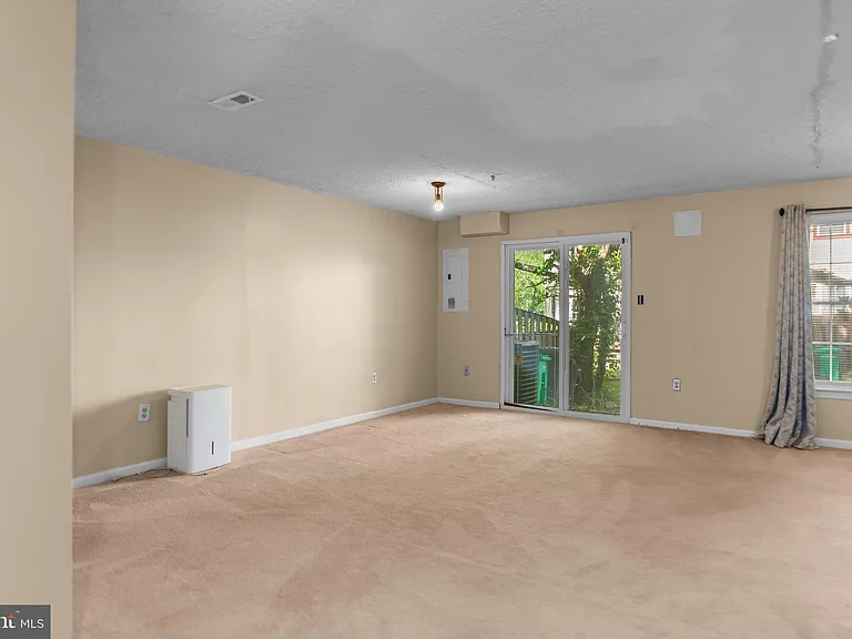 8514 Rheims Ct — Photo 24