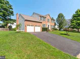 9458 Weeping Willow Dr, Manassas, VA 20110