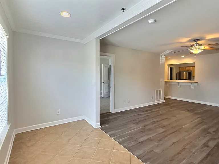 144 N Hines St — Photo 10