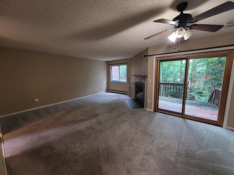 58 Meadowlark Ln — Photo 4