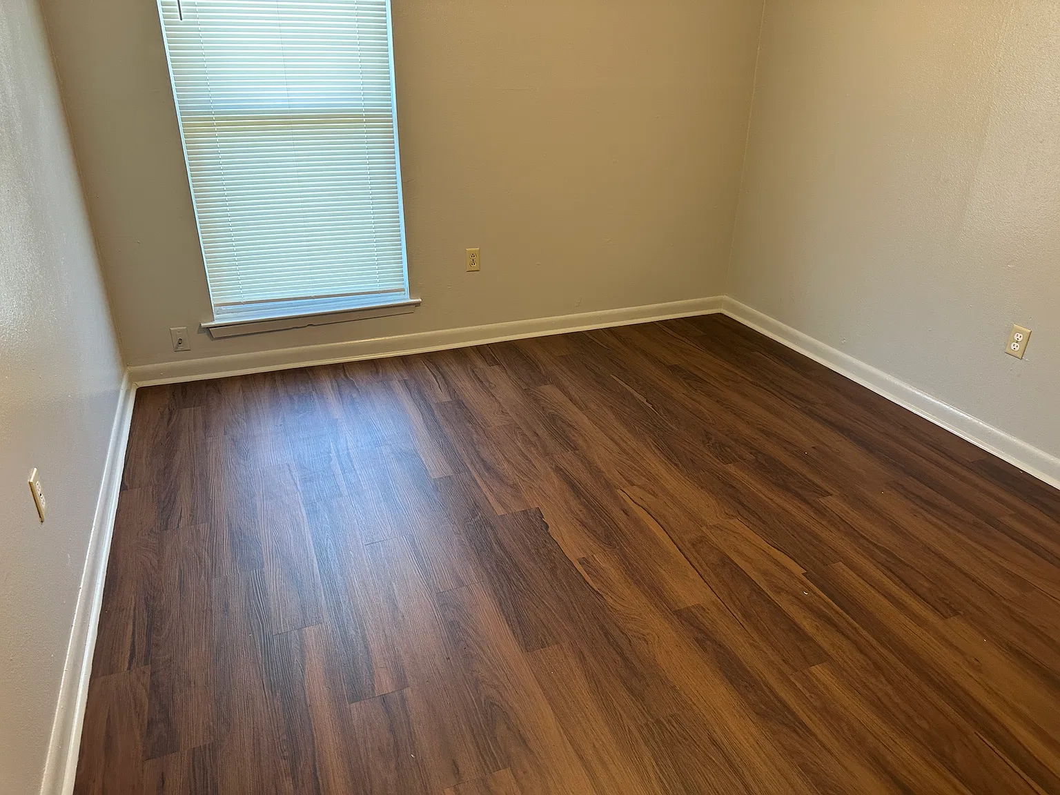 2 bed, 1.5 bath, 1000 sqft, $1,150 — Photo 1