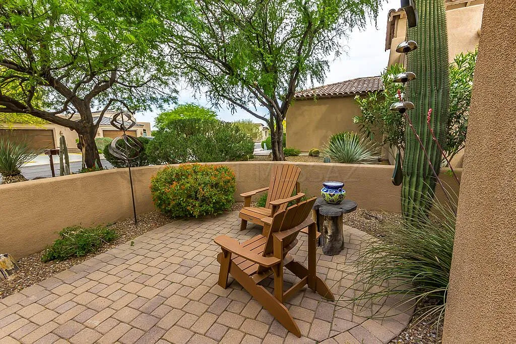 3 bed, 2.0 bath, 1738 sqft, $2,850 — Photo 2