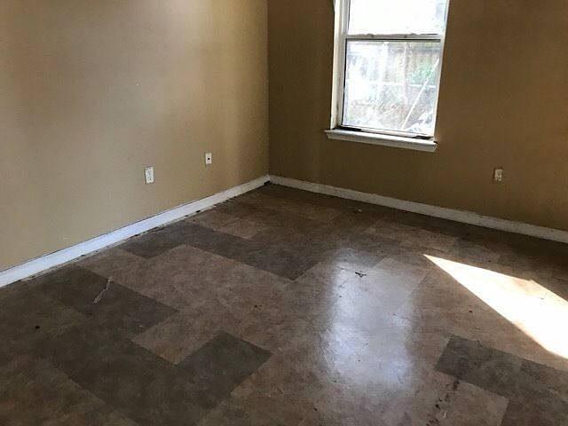 2nd image of 1022 E 15th St