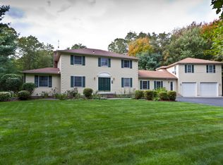 19 Suddard Ln, Scituate, RI 02857