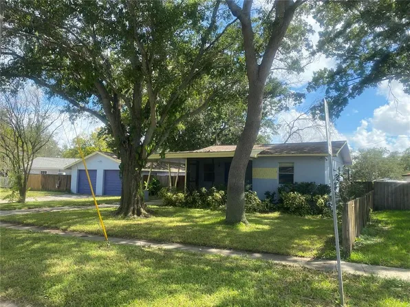 8120 Riverside Dr N, Saint Petersburg, FL 33702