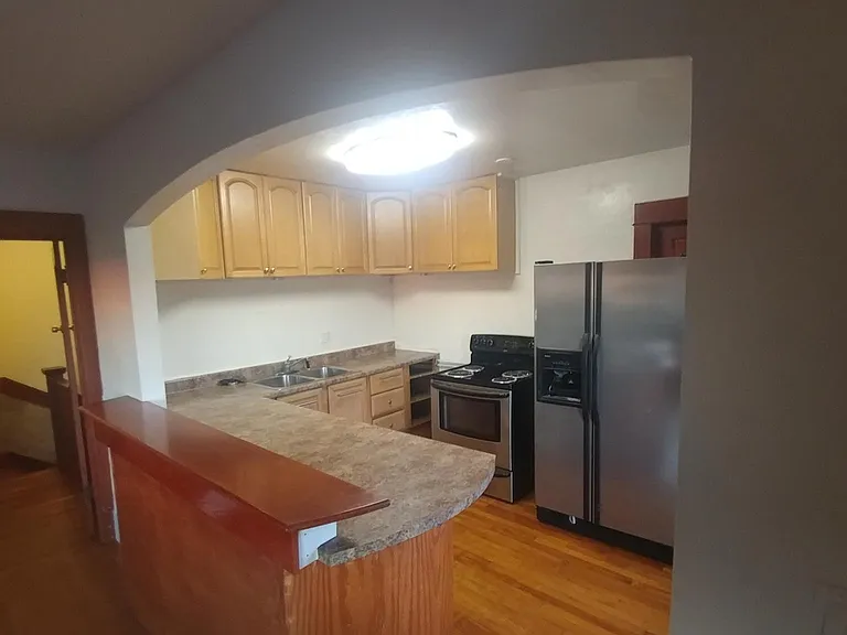 244 Grape St — Photo 9