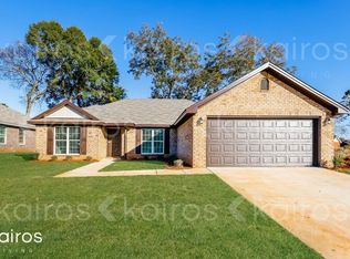 721 Park Ln, Fultondale, AL 35068