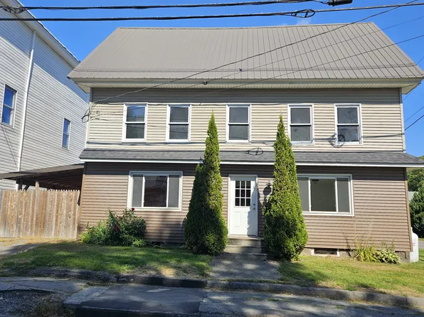 57 Main St #1, Hartland, ME 04943