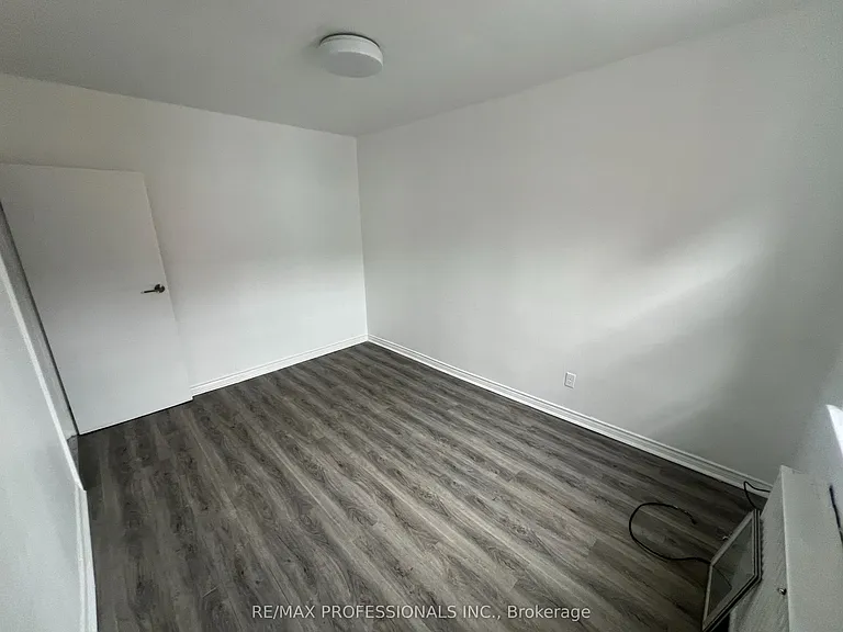 3210 Lake Shore Blvd W #2 — Photo 11
