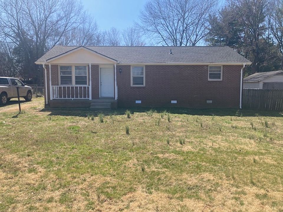 1st image of 105 Dee Ct