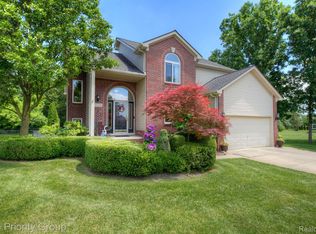 52510 Ford Ln, Chesterfield, MI 48047