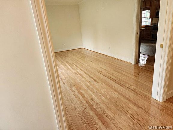 5th image of 504 Virginia St
