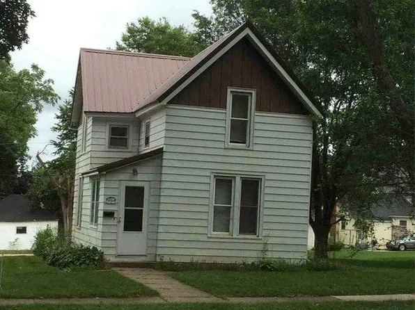 1604 Clay St, Cedar Falls, IA 50613