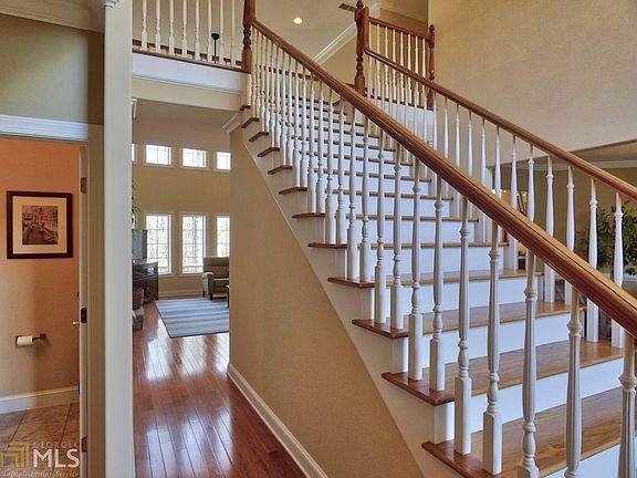 5th image of 402 Abbey Springs Way