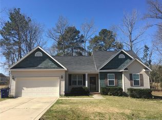 411 Sandstone Dr, Raeford, NC 28376