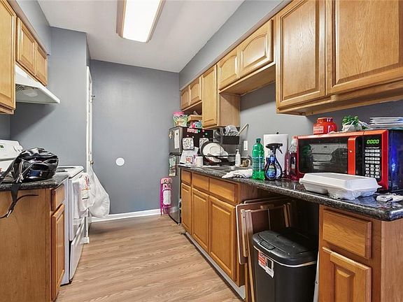 4th image of 4017-19 Jupiter Dr