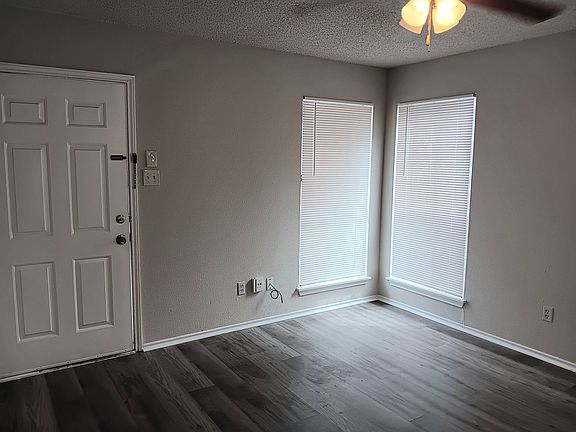 4th image of 8878 Meadow Range St