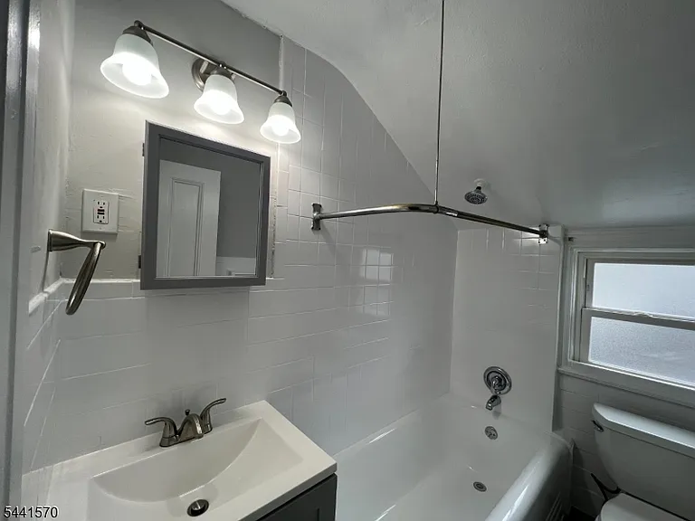 206 Bellevue Ave #3 — Photo 8