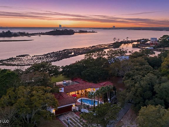 5th image of 13801 Arbor Cir