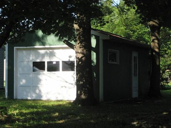 2nd image of 237 Crosby Ave NE