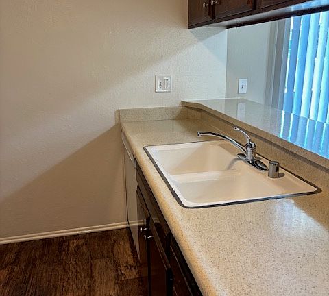 5th image of 377 W Wilson St #15