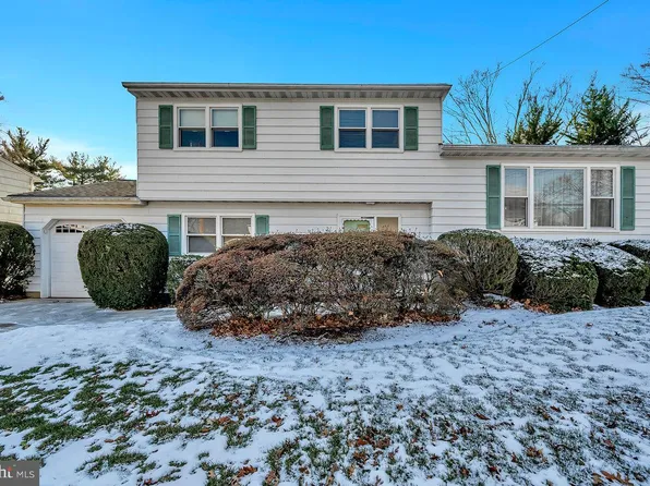 21 Allen Ln, Lawrence Township, NJ 08648