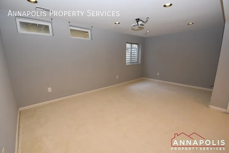 916 Glaze Ct — Photo 24