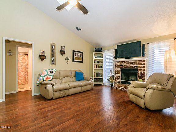 5th image of 2619 Burwood St