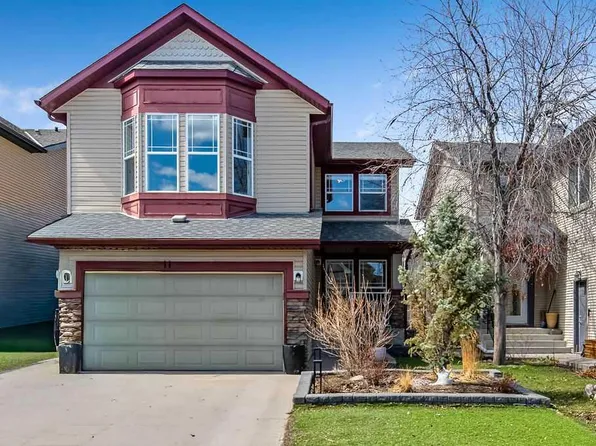 11 SE Cougarstone Park SW, Calgary, AB T3H 4Z9
