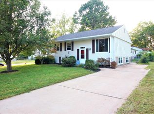 1270 Riverside Dr, Fenton, MO 63026