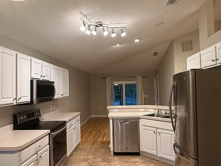 226 Tree Branch Ln — Photo 7