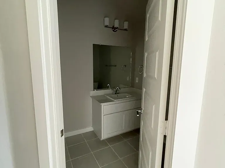 1101 Mahogany Dr — Photo 56