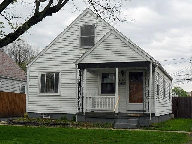 2nd image of 2223 W Mound St