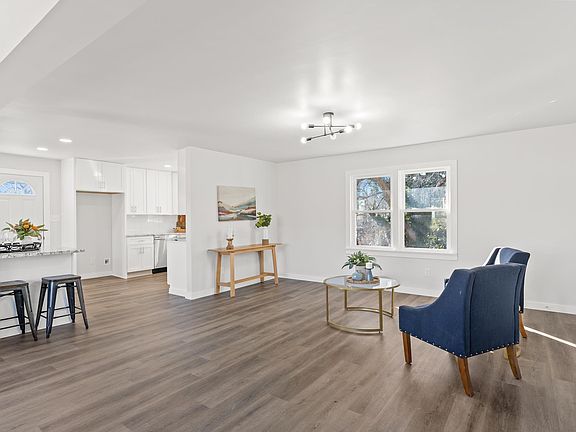 5th image of 115 Stribling Cir