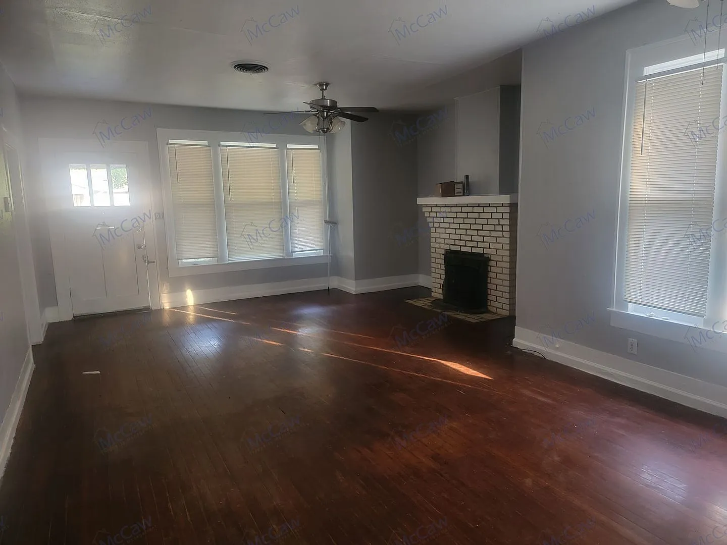 3 bed, 2.0 bath, 1444 sqft, $995 — Photo 2