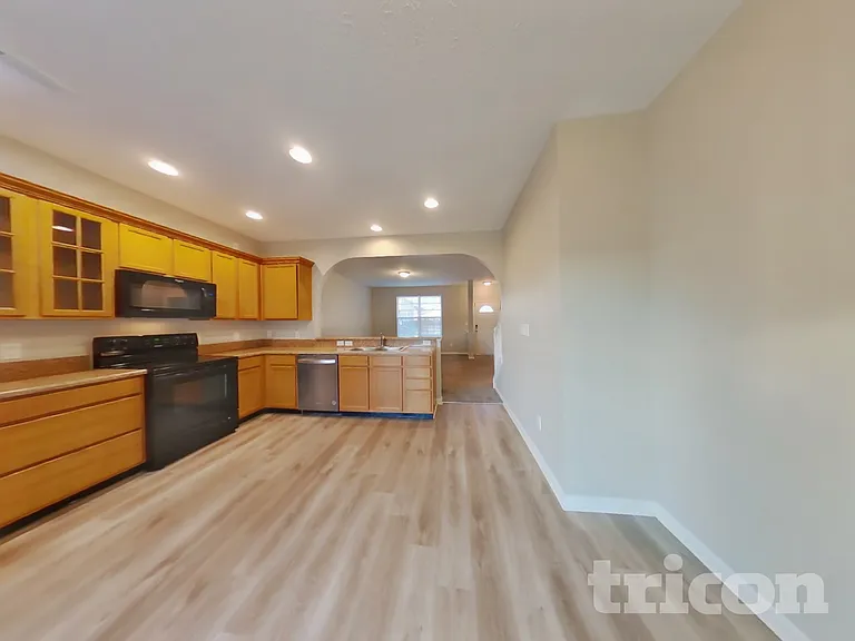 2027 Shadow Creek Blvd — Photo 4
