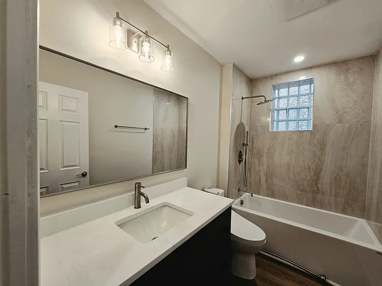 1009 S Claremont Ave #1 — Photo 8