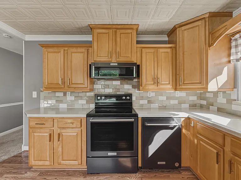 291 Hawthorne Rd — Photo 11
