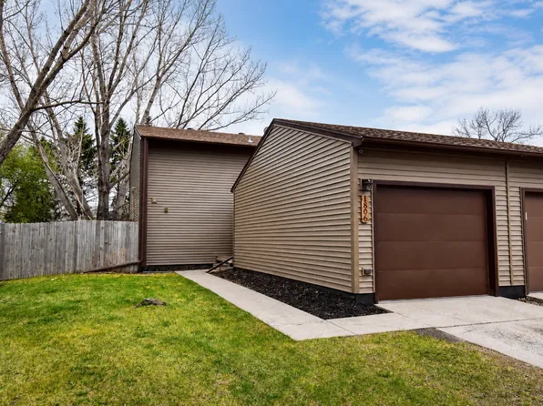 1806 23rd Ave S, Fargo, ND 58103