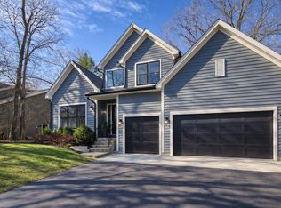 406 Kelly Ln, Crystal Lake, IL 60012