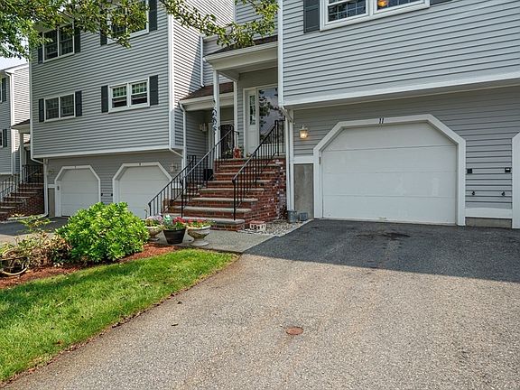 3rd image of 11 Olde Village Dr Unit 11