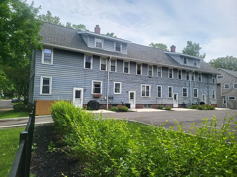 101 Harvard St — Photo 3