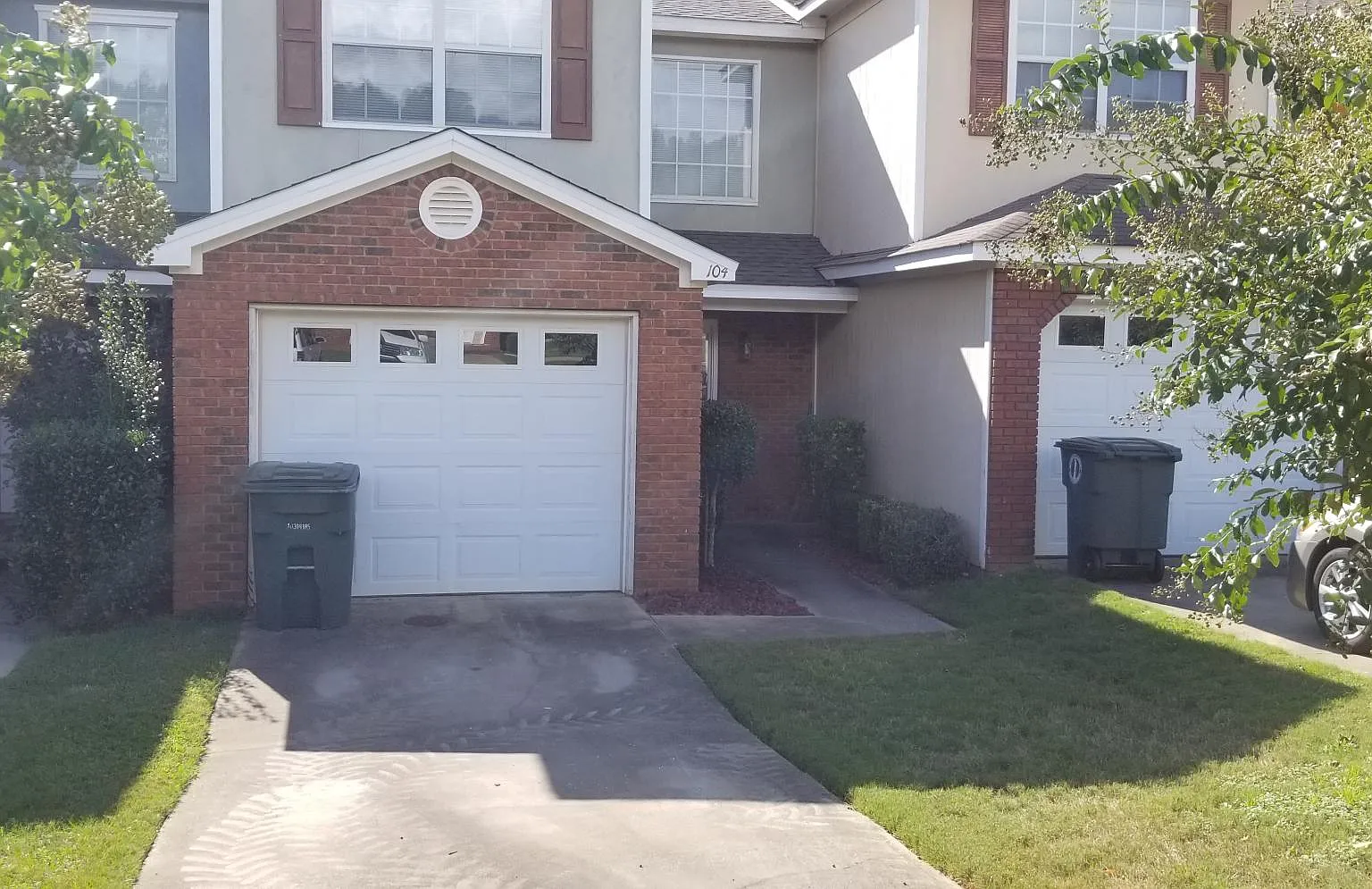 102 Baldwin Dr — Photo 1