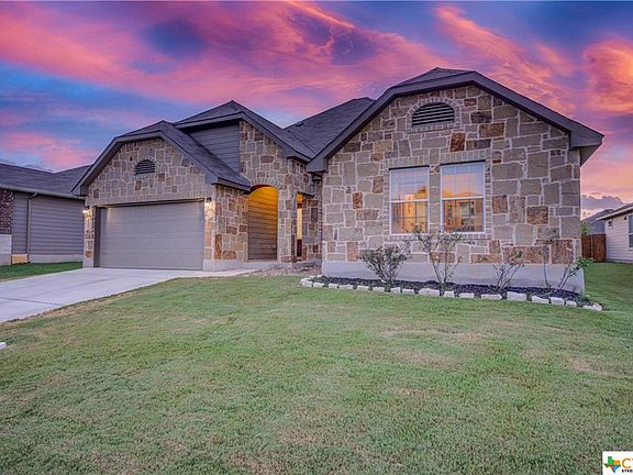 3rd image of 933 Cypress Ml