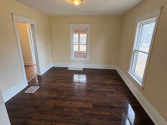 2nd image of 521 Albert Ave