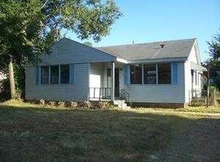 2819 Roselawn Dr, Natchez, MS 39120